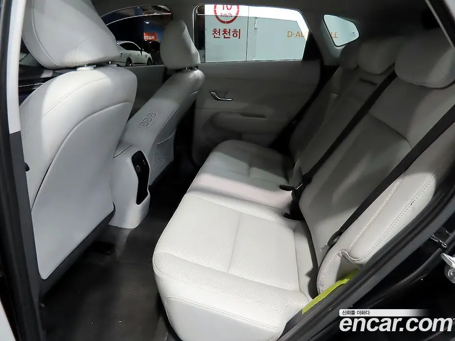 Hyundai Kona 2023 1.6 автомат (гидро), фото 8