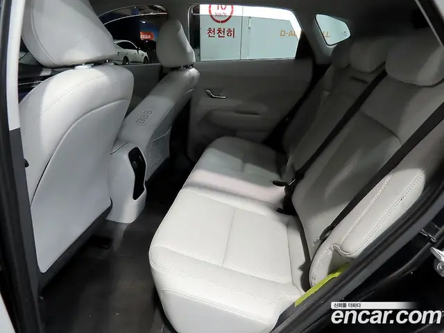 Hyundai Kona 2023 1.6 автомат (гидро), миниатюра 8