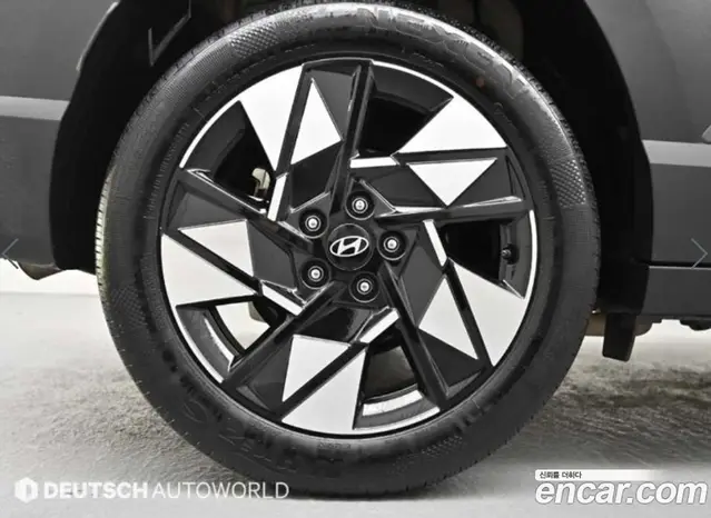 Hyundai Kona 2023 1.6 автомат (гидро), миниатюра 5