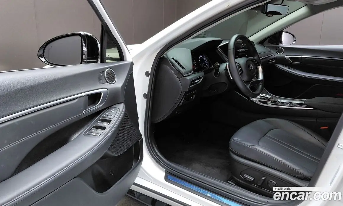 Hyundai Sonata 2022 2.0 автомат (гидро), фото 13