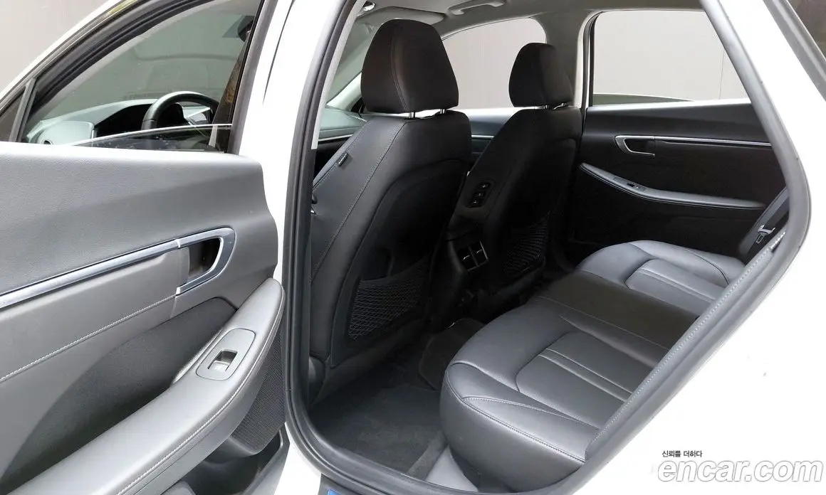 Hyundai Sonata 2022 2.0 автомат (гидро), фото 17
