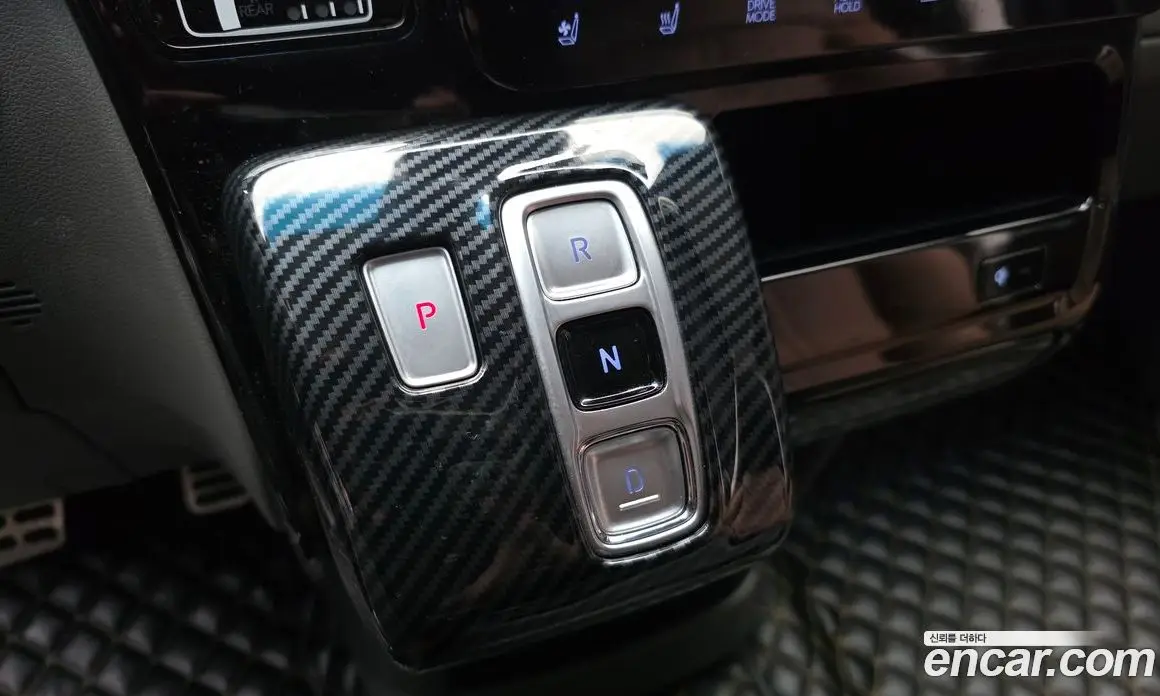 Hyundai Staria 2021 2.2 автомат (гидро), фото 12