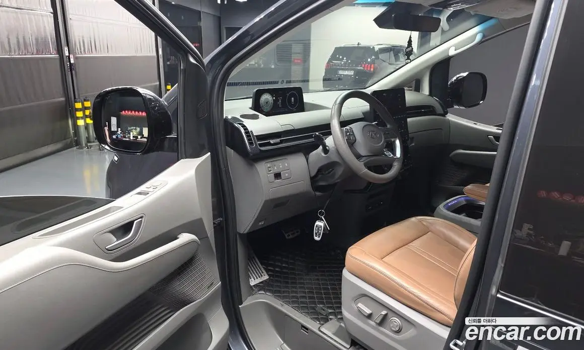 Hyundai Staria 2021 2.2 автомат (гидро), фото 13