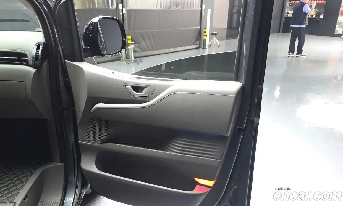 Hyundai Staria 2021 2.2 автомат (гидро), фото 14