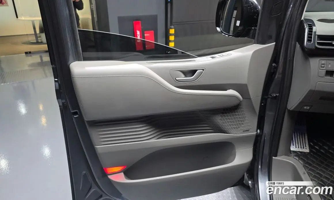 Hyundai Staria 2021 2.2 автомат (гидро), фото 15