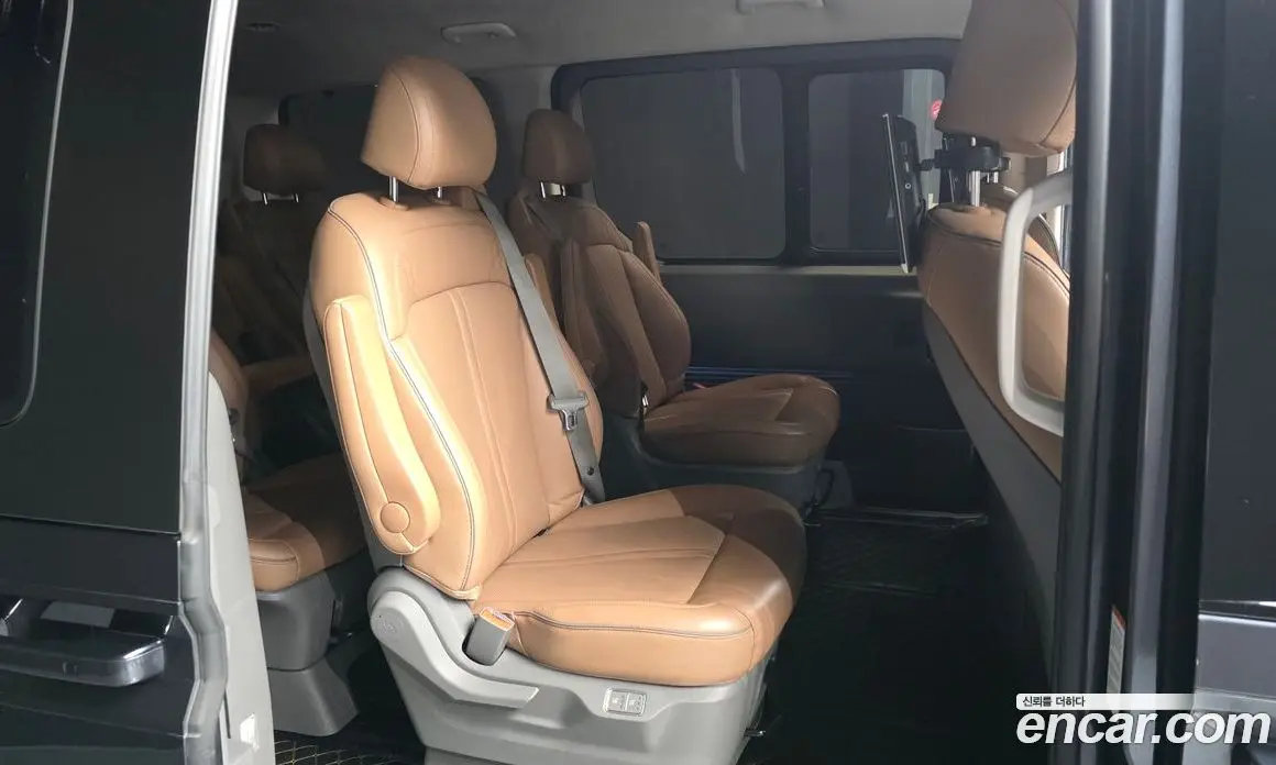 Hyundai Staria 2021 2.2 автомат (гидро), фото 18