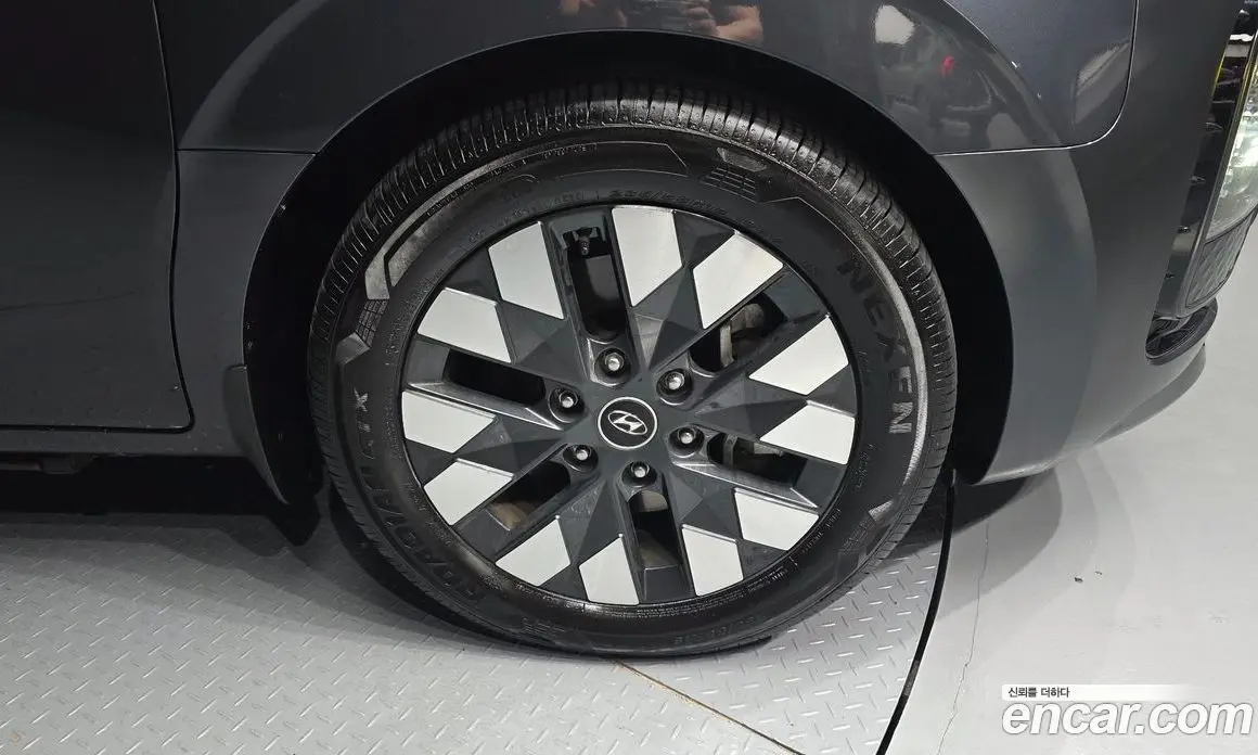 Hyundai Staria 2021 2.2 автомат (гидро), фото 5