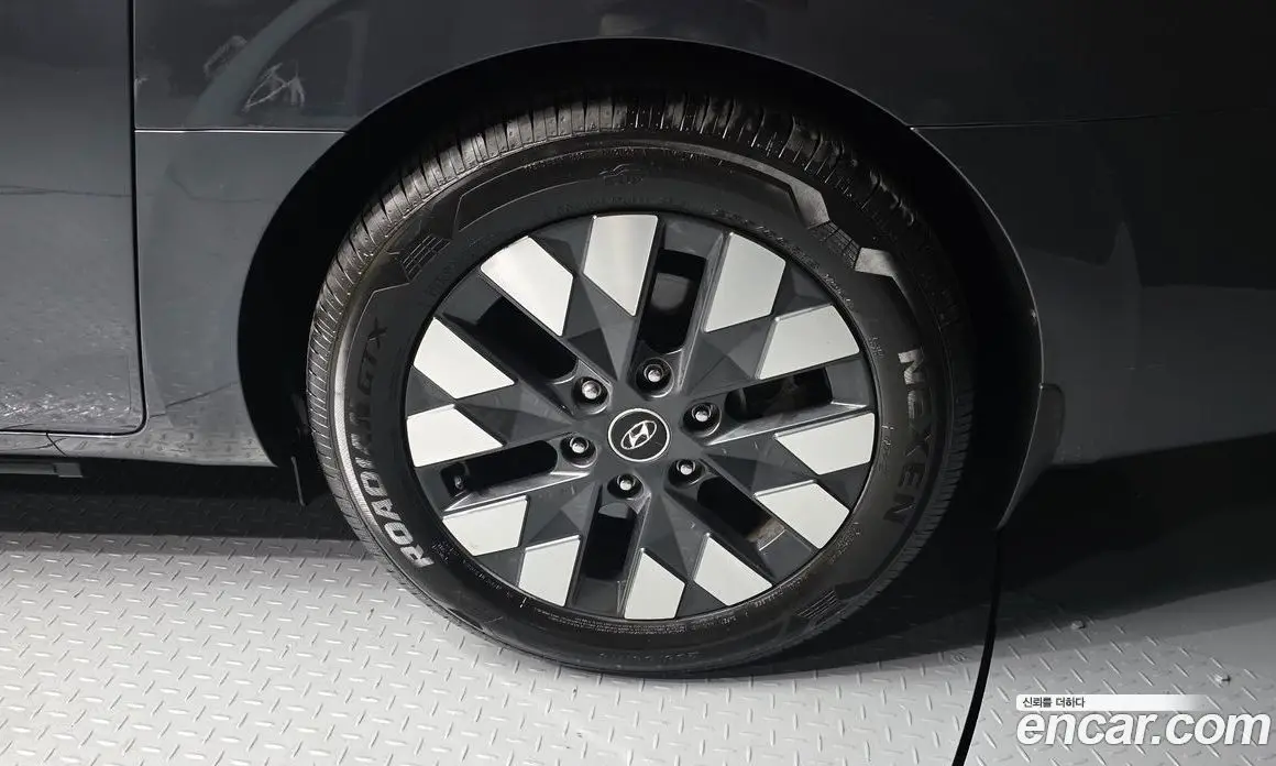 Hyundai Staria 2021 2.2 автомат (гидро), фото 7