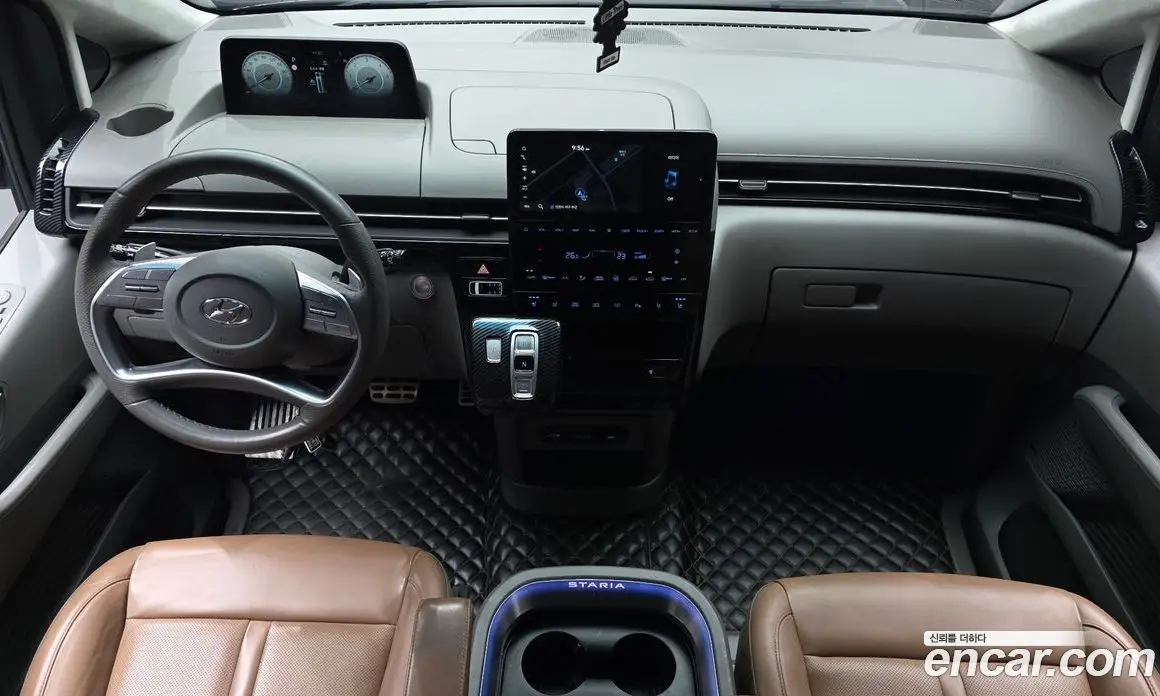 Hyundai Staria 2021 2.2 автомат (гидро), фото 10