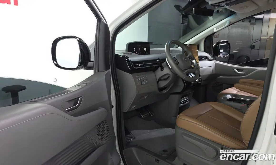 Hyundai Staria 2024 2.2 автомат (гидро), фото 13