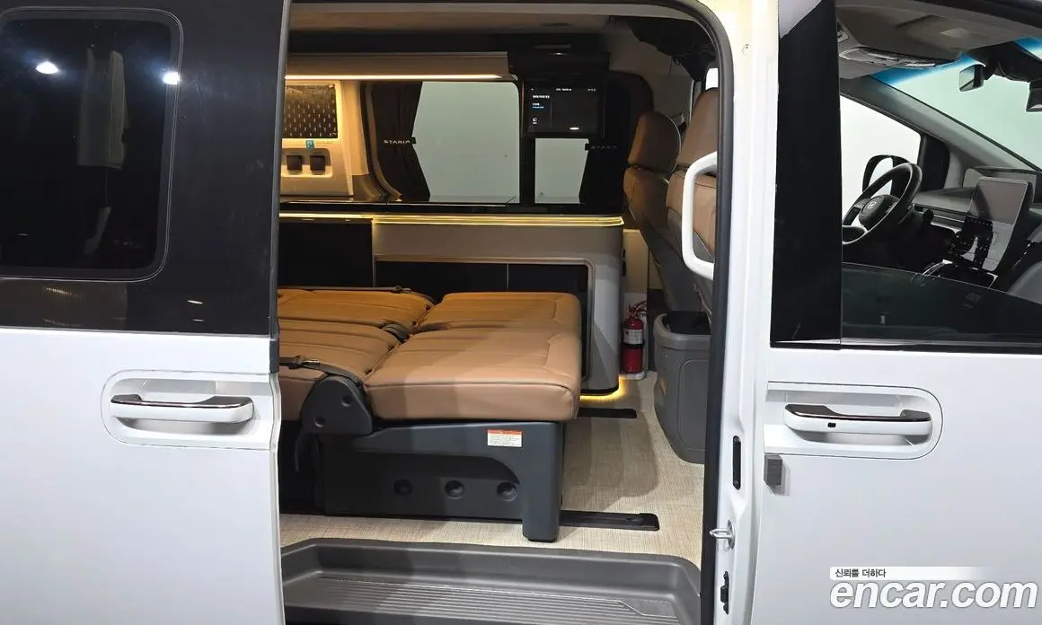 Hyundai Staria 2024 2.2 автомат (гидро), фото 16