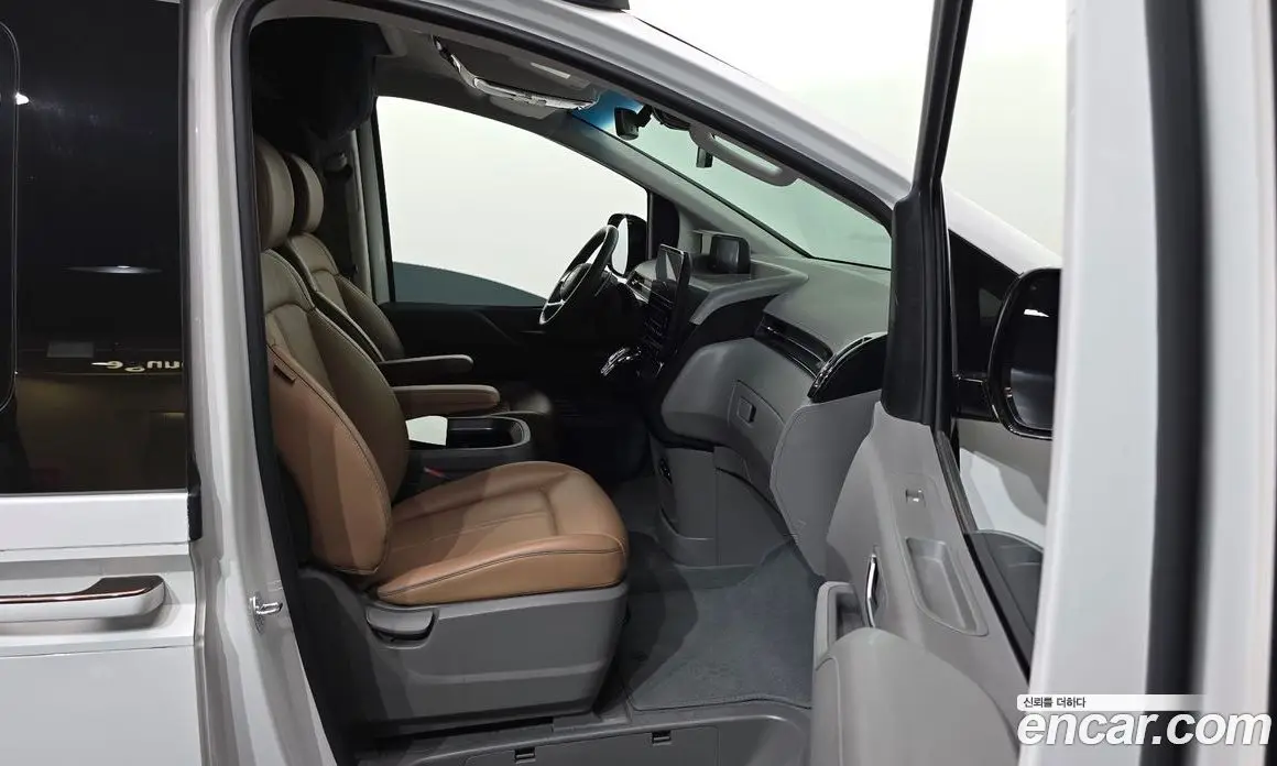 Hyundai Staria 2024 2.2 автомат (гидро), фото 17