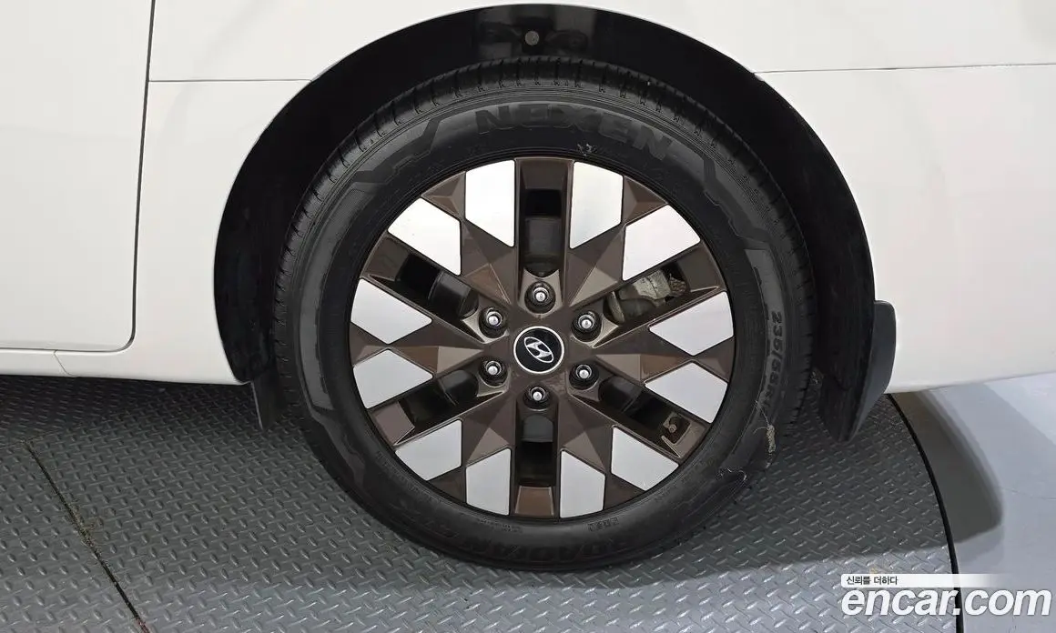 Hyundai Staria 2024 2.2 автомат (гидро), фото 7