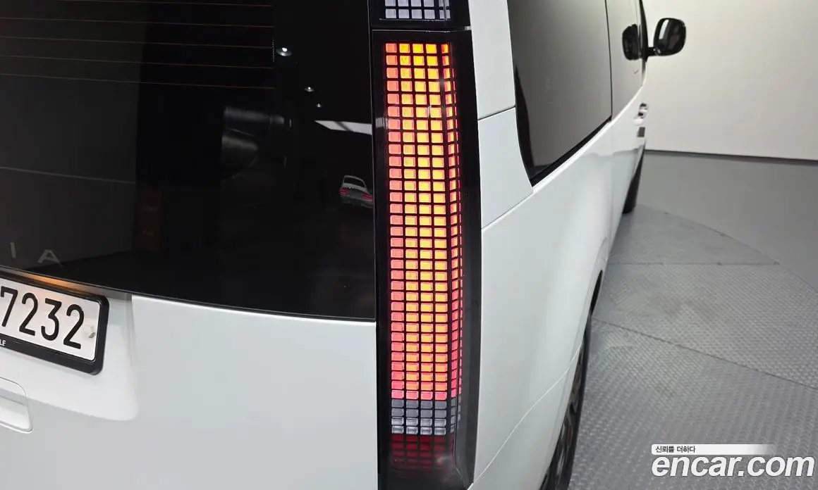 Hyundai Staria 2024 2.2 автомат (гидро), фото 9