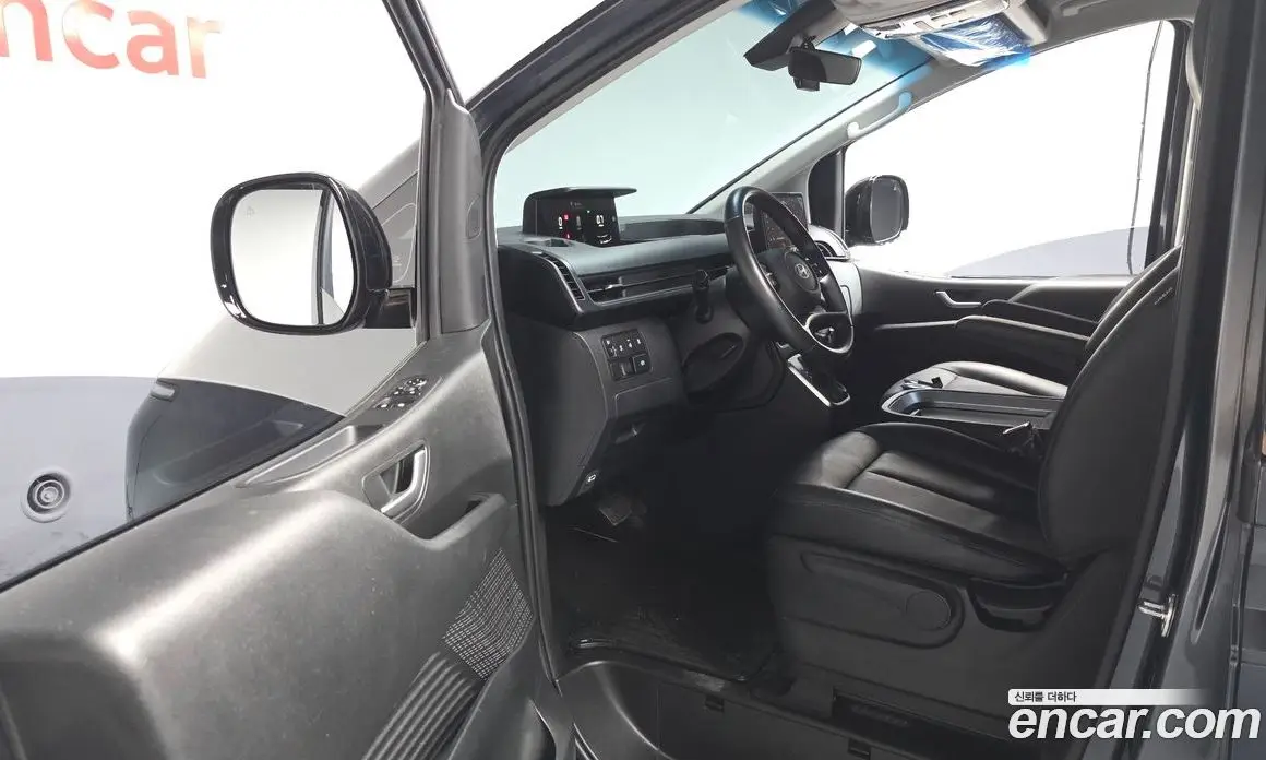 Hyundai Staria 2024 2.2 автомат (гидро), фото 13