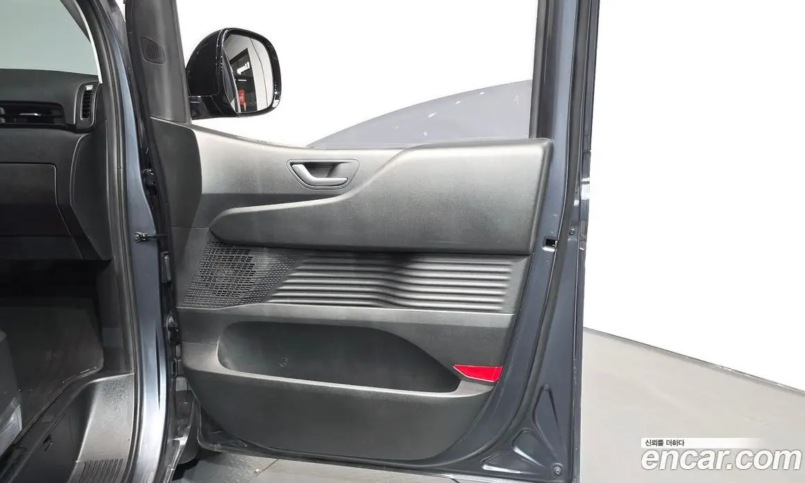 Hyundai Staria 2024 2.2 автомат (гидро), фото 14
