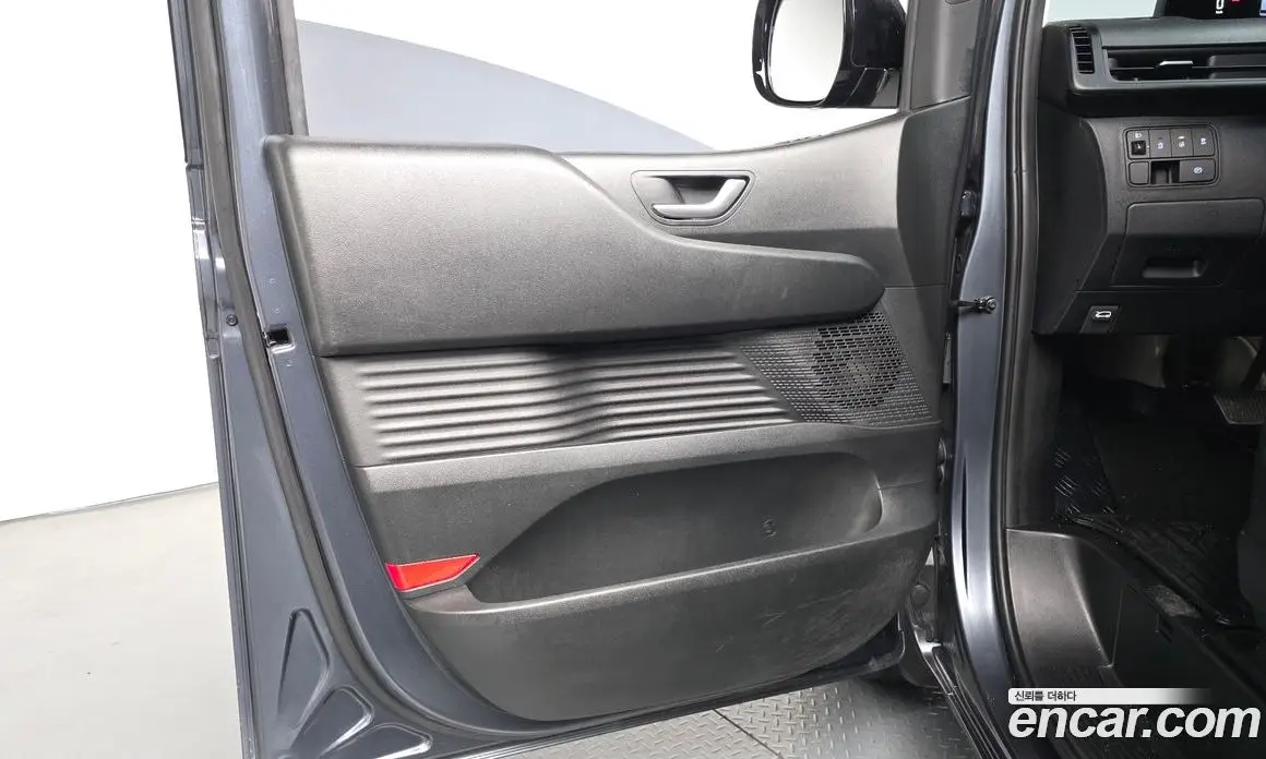 Hyundai Staria 2024 2.2 автомат (гидро), фото 15