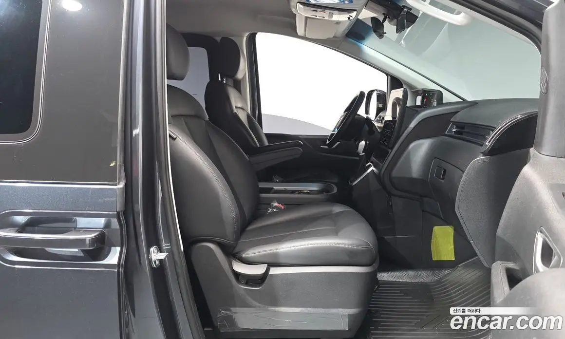 Hyundai Staria 2024 2.2 автомат (гидро), фото 16
