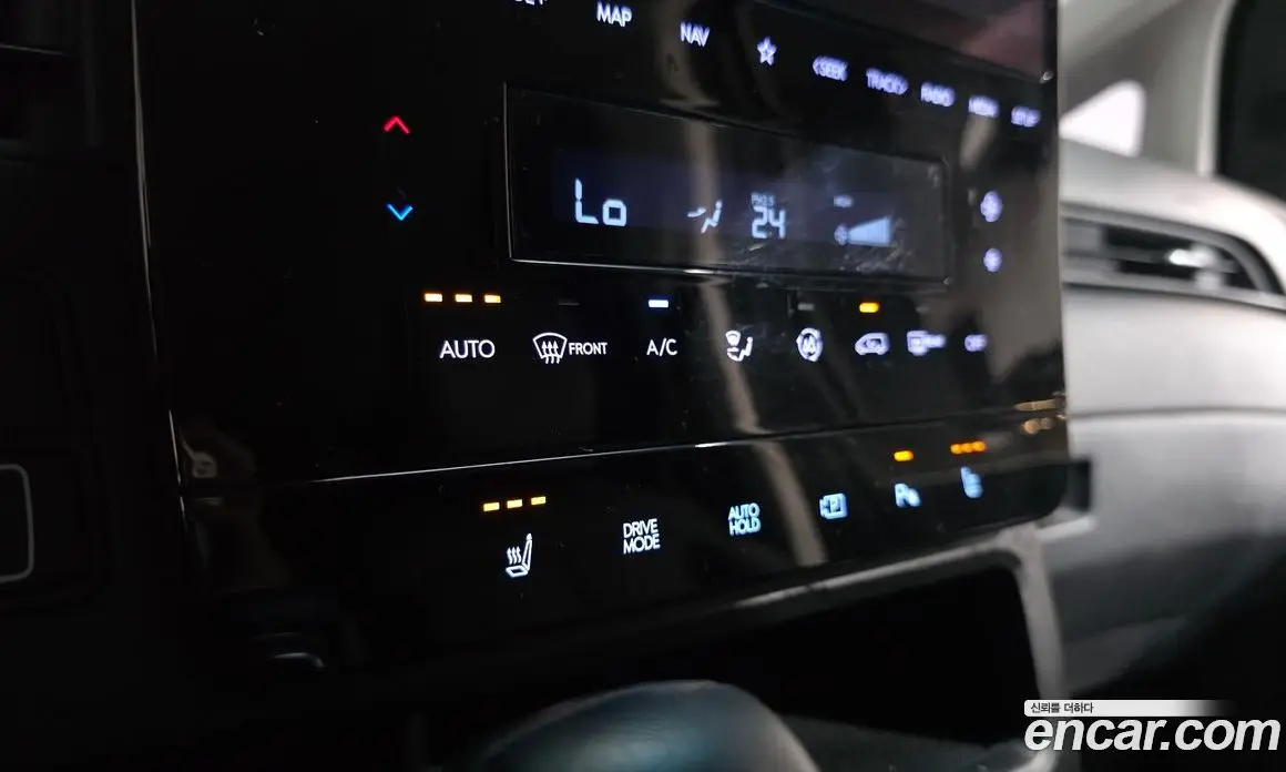 Hyundai Staria 2024 2.2 автомат (гидро), фото 23