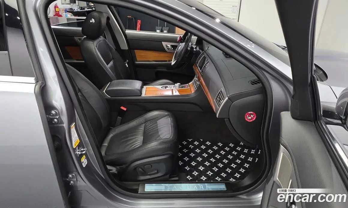 Jaguar XF 2011 3.0 автомат (гидро), фото 12 Jaguar XF 2011 3.0 автомат (гидро), фото 12