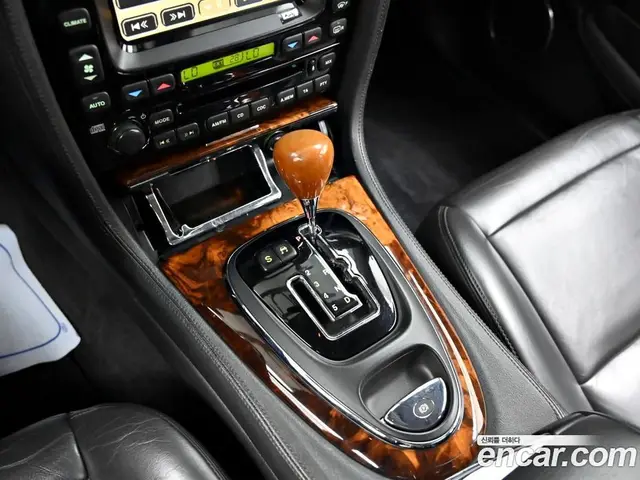 Jaguar XJ-8 2005 3.6 автомат (гидро), миниатюра 9 Jaguar XJ-8 2005 3.6 автомат (гидро), миниатюра 9