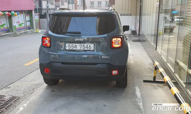 Jeep Renegade 2015 2.0 автомат (гидро), миниатюра 4