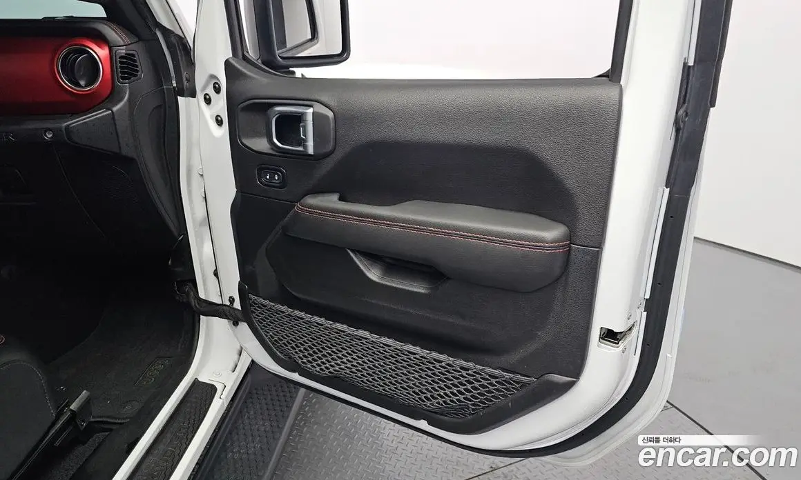 Jeep Wrangler 2023 2.0 автомат (гидро), фото 15