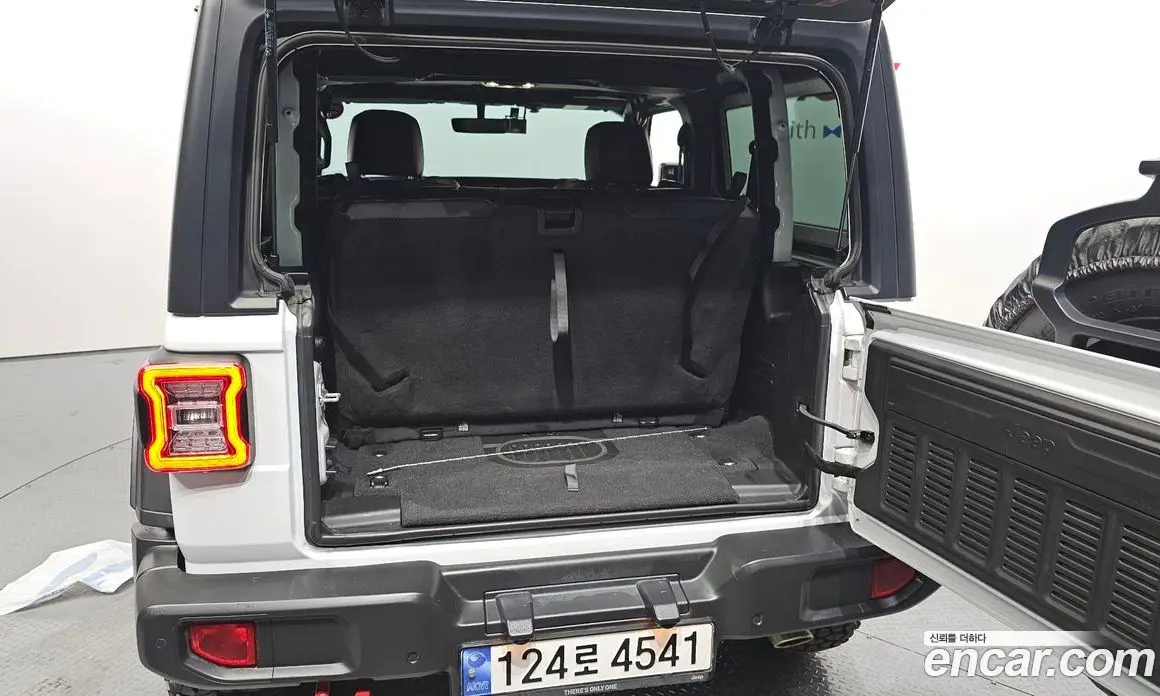 Jeep Wrangler 2023 2.0 автомат (гидро), фото 27