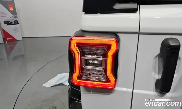 Jeep Wrangler 2023 2.0 автомат (гидро), миниатюра 9