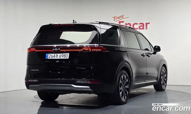 Kia Carnival 2022 2.2 автомат (гидро), миниатюра 2