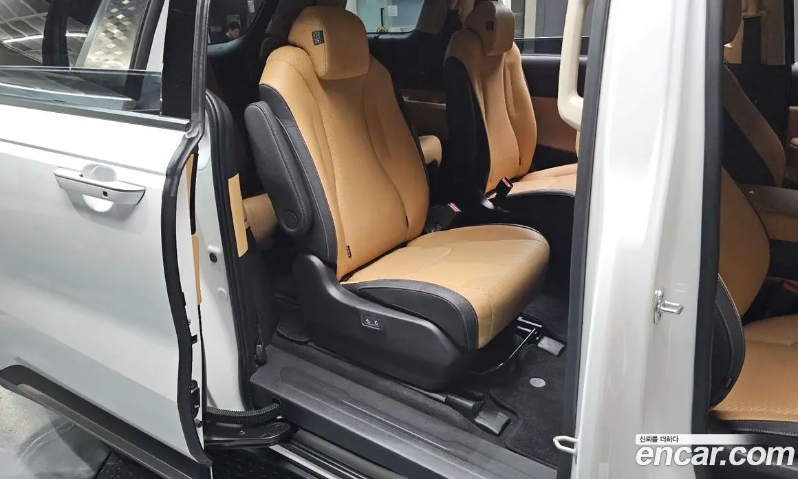 Kia Carnival 2022 2.2 автомат (гидро), фото 18