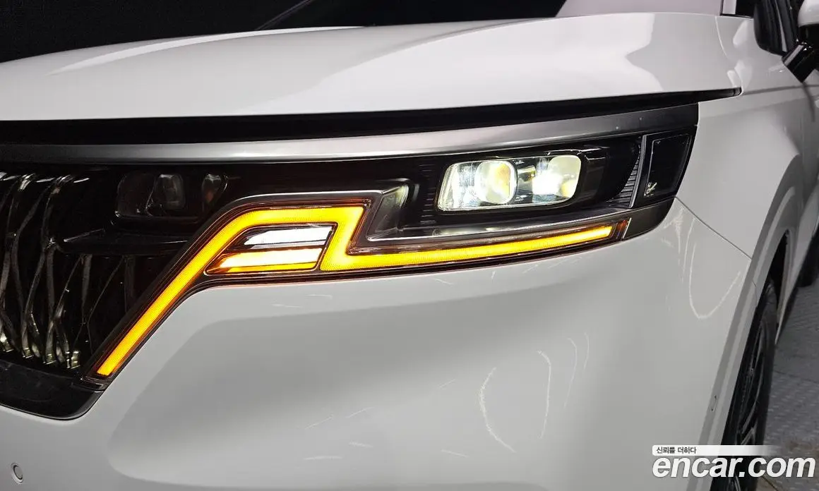 Kia Carnival 2022 2.2 автомат (гидро), фото 8