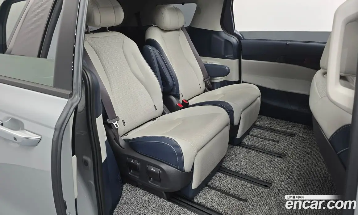 Kia Carnival 2024 1.6 автомат (гидро), фото 16