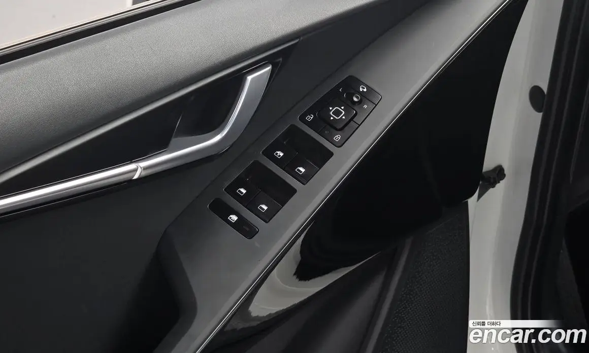Kia Niro 2022 0.2 автомат (гидро), фото 16
