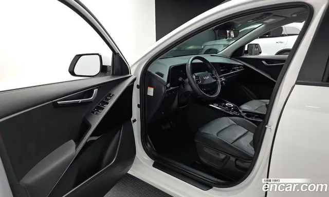 Kia Niro 2022 0.2 автомат (гидро), миниатюра 10