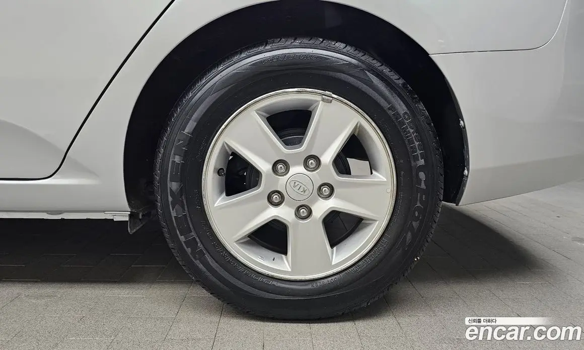 Kia Porte 2009 1.6 автомат (гидро), фото 5