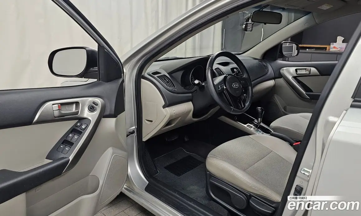Kia Porte 2009 1.6 автомат (гидро), фото 10