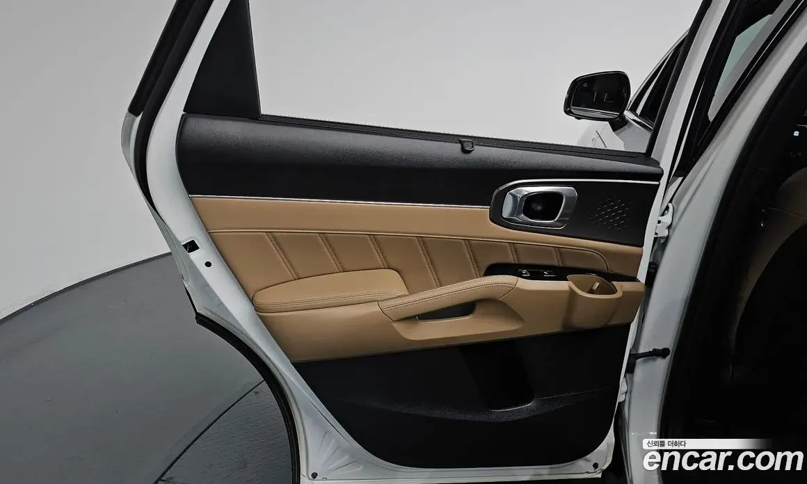 Kia Sorento 2023 1.6 автомат (гидро), фото 14