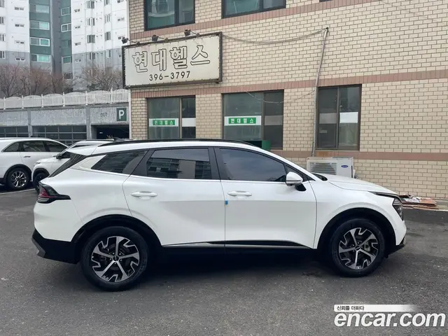 Kia Sportage 2024 1.6 автомат (гидро), миниатюра 3