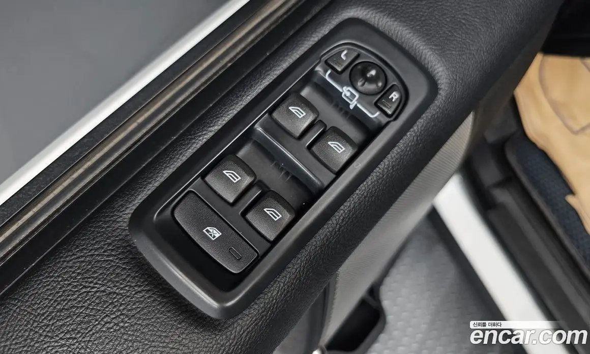 Land Rover Discovery 2016 3.0 автомат (гидро), фото 13