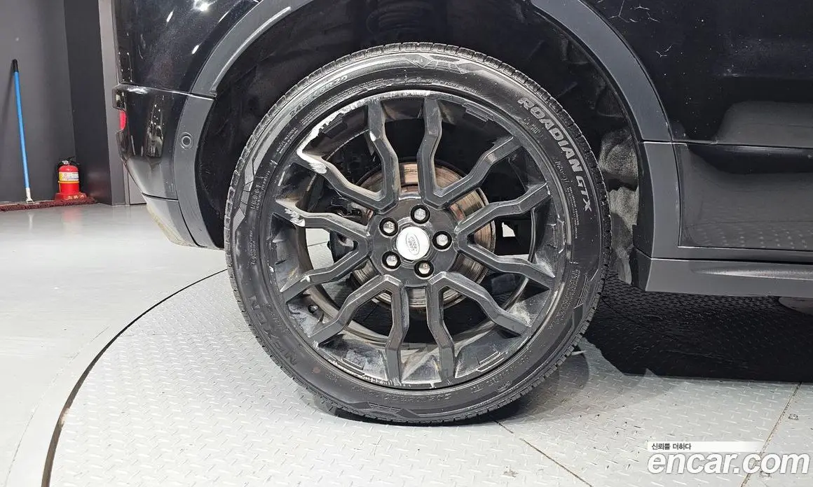 Land Rover Range Rover Evoque 2014 2.2 автомат (гидро), фото 5