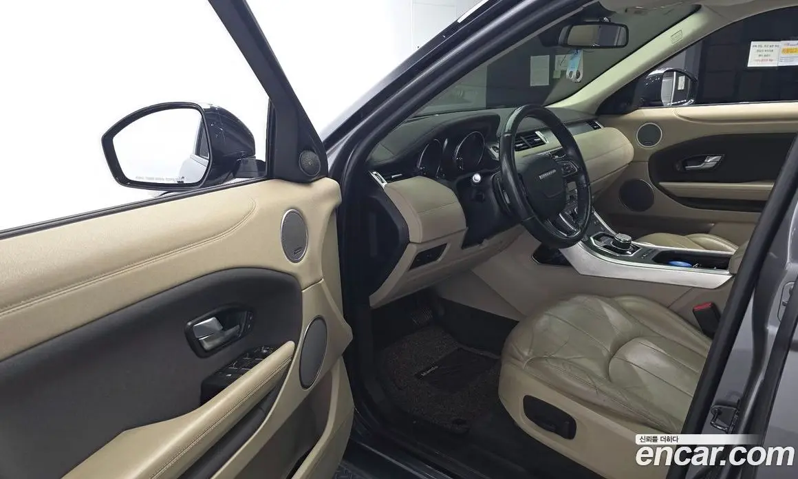 Land Rover Range Rover Evoque 2017 2.0 автомат (гидро), фото 13