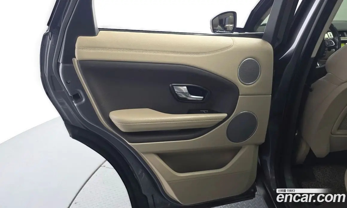 Land Rover Range Rover Evoque 2017 2.0 автомат (гидро), фото 15