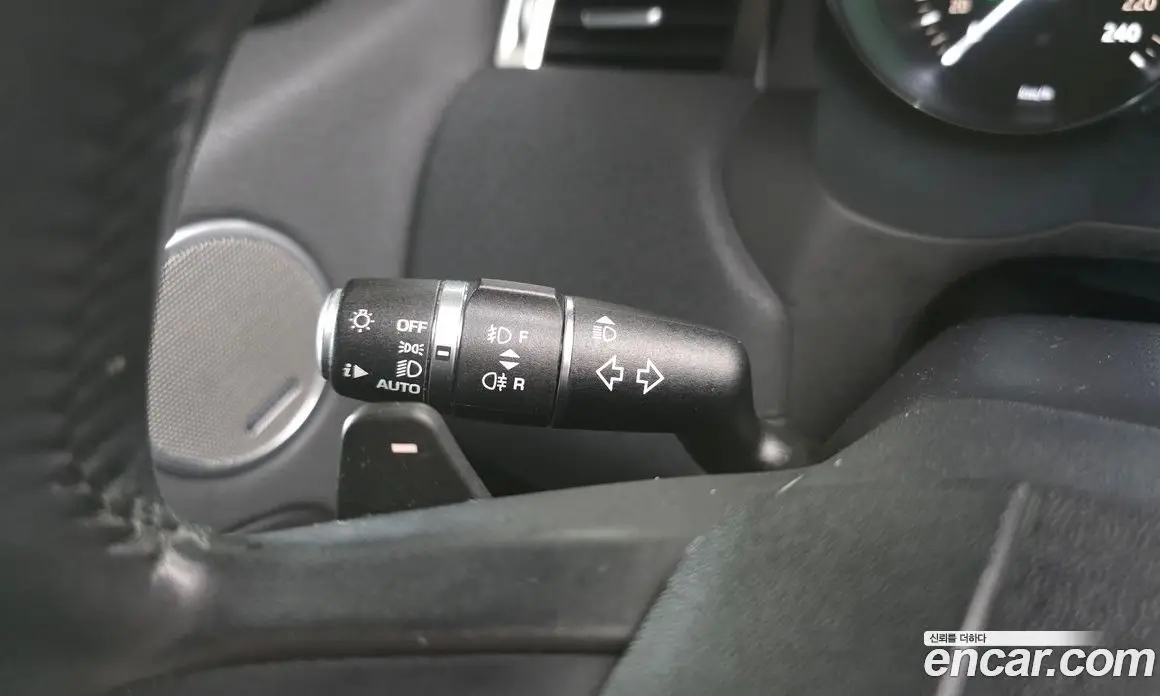 Land Rover Range Rover Evoque 2017 2.0 автомат (гидро), фото 16