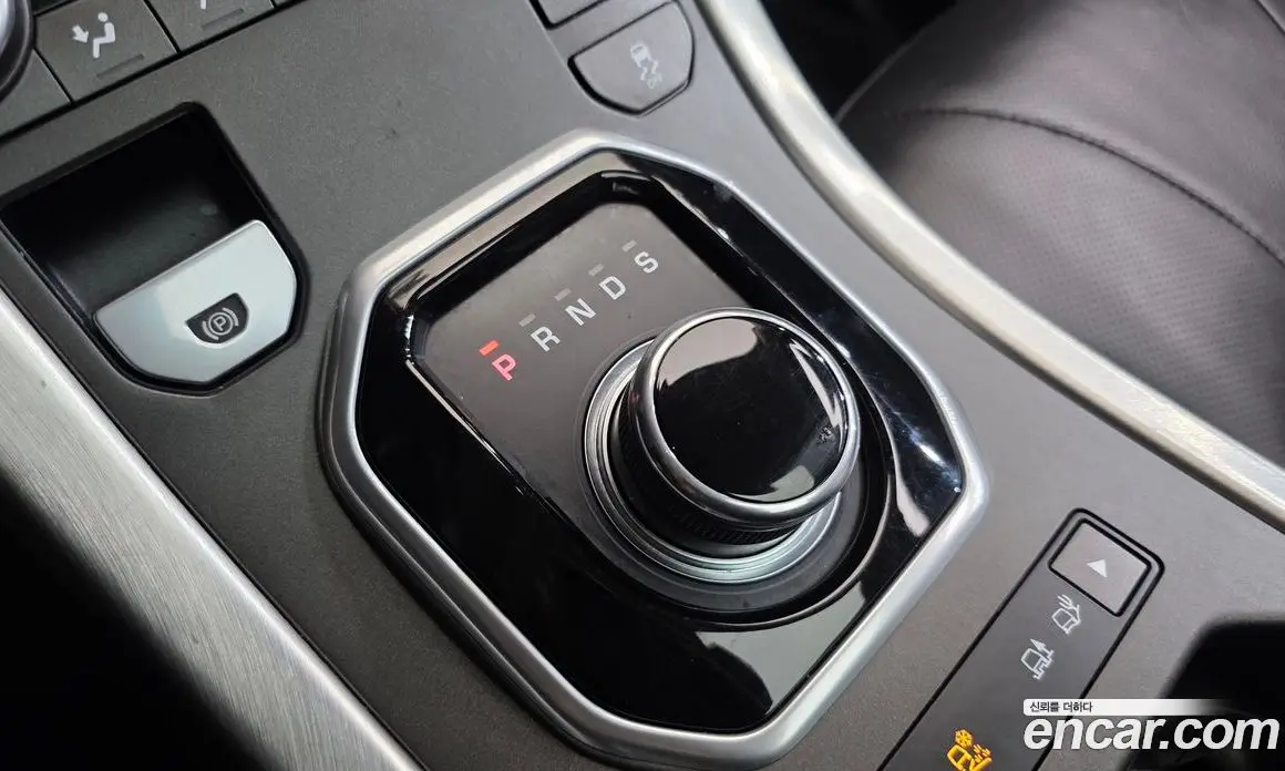 Land Rover Range Rover Evoque 2017 2.0 автомат (гидро), фото 9