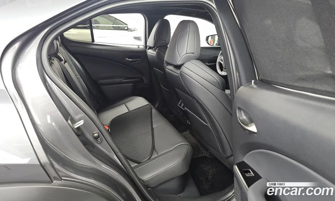 Lexus UX 2026 2.0 автомат (гидро), фото 18 Lexus UX 2026 2.0 автомат (гидро), фото 18