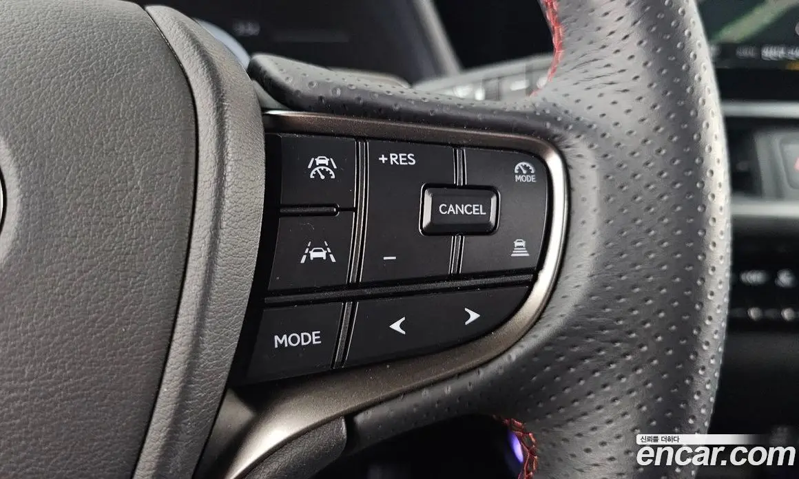 Lexus UX 2026 2.0 автомат (гидро), фото 23 Lexus UX 2026 2.0 автомат (гидро), фото 23