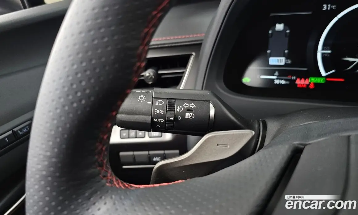 Lexus UX 2026 2.0 автомат (гидро), фото 28 Lexus UX 2026 2.0 автомат (гидро), фото 28