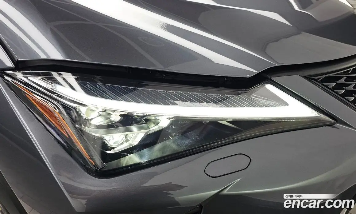 Lexus UX 2026 2.0 автомат (гидро), фото 8 Lexus UX 2026 2.0 автомат (гидро), фото 8