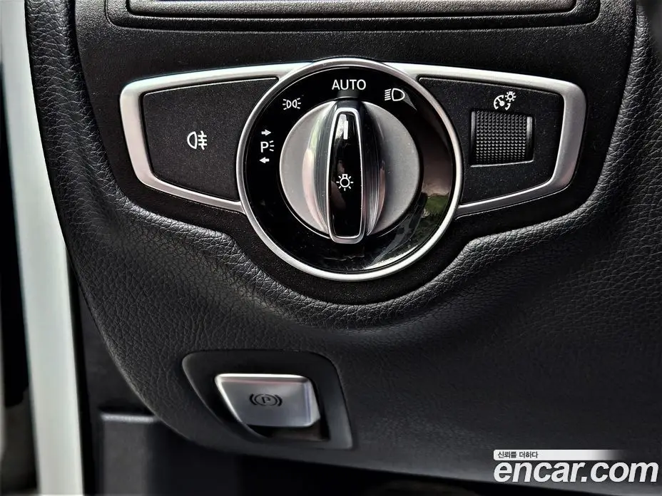 Mercedes-Benz C-Class 2016 1.6 гидро, фото 16 Mercedes-Benz C-Class 2016 1.6 гидро, фото 16